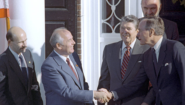 Встреча, которой не было: что общего между Трампом, Путиным, Рейганом и Горбачевым