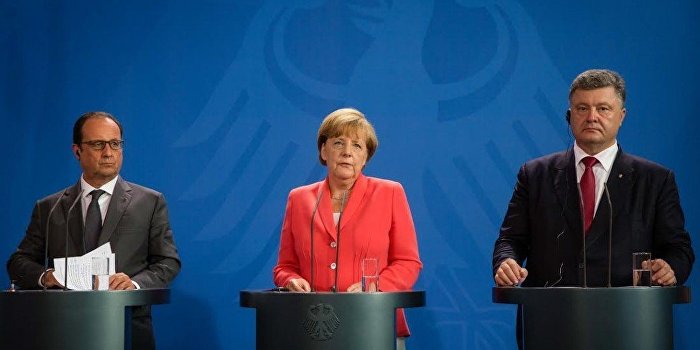 Администрация Порошенко: Меркель и Олланд заявили о продолжении подготовки дорожной карты по Минску