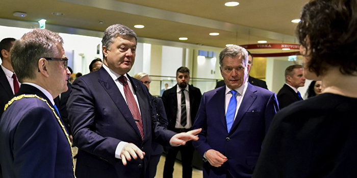 Порошенко обещал дать ответ на «российские кибератаки» Порошенко обещал дать ответ на «российские кибератаки»