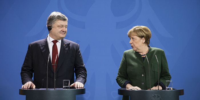 Порошенко рассказал Меркель о потерях под Авдеевкой Порошенко рассказал Меркель о потерях под Авдеевкой