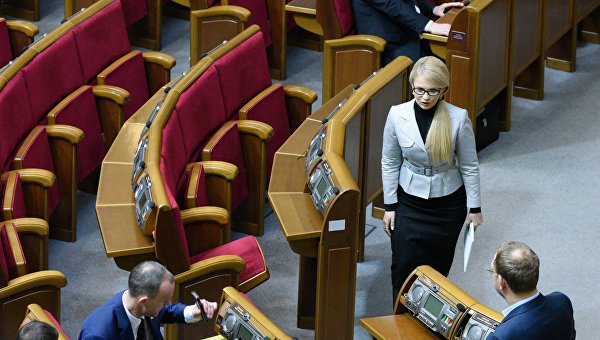 Спасительные выборы: решится ли Порошенко на досрочную избирательную кампанию Спасительные выборы: решится ли Порошенко на досрочную избирательную кампанию