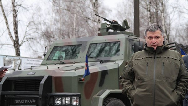 Хвост виляет собакой: радикалы поставили Порошенко на колени Хвост виляет собакой: радикалы поставили Порошенко на колени