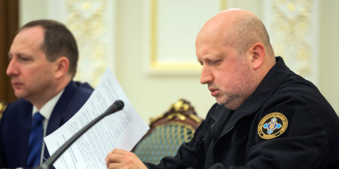 Турчинов объявил о полной блокаде ЛНР и ДНР Турчинов объявил о полной блокаде ЛНР и ДНР