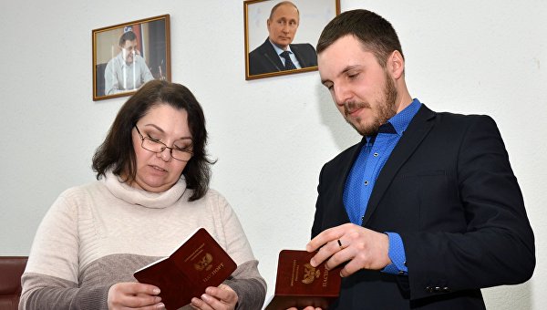 Москва пошла навстречу соотечественникам в вопросах гражданства и признания паспортов Москва пошла навстречу соотечественникам в вопросах гражданства и признания паспортов