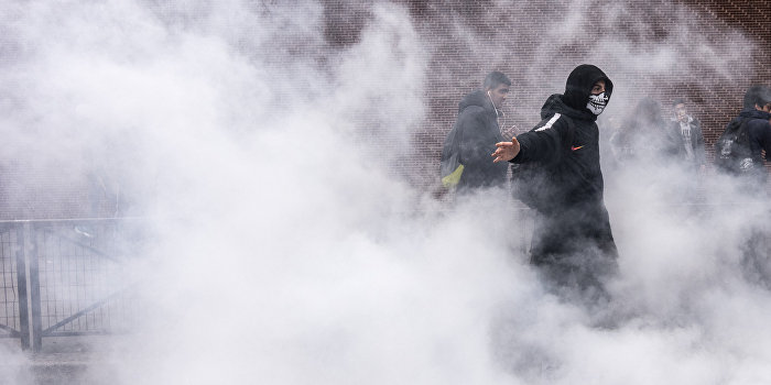 Месть за 9 мая: в Днепропетровской области неонацисты подожгли офисы Оппоблока Месть за 9 мая: в Днепропетровской области неонацисты подожгли офисы Оппоблока