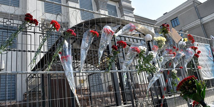 Захарова поблагодарила украинцев за соболезнования после теракта в Санкт-Петербурге Захарова поблагодарила украинцев за соболезнования после теракта в Санкт-Петербурге