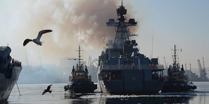 Российские военные корабли идут к берегам Сирии Российские военные корабли идут к берегам Сирии