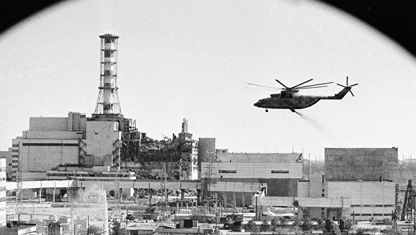 Период полураспада правды. Что осталось в сериале о Чернобыле спустя 33 года после трагедии?