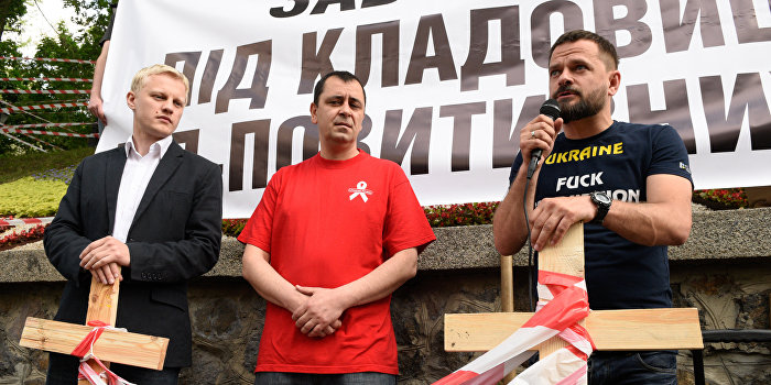 Патент на смерть: как ВИЧ-инфицированные «прорубают» доступ к дешевым лекарствам Патент на смерть: как ВИЧ-инфицированные «прорубают» доступ к дешевым лекарствам