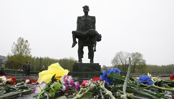Константин Кеворкян: Украинские националисты боятся признать себя союзниками Гитлера Константин Кеворкян: Украинские националисты боятся признать себя союзниками Гитлера