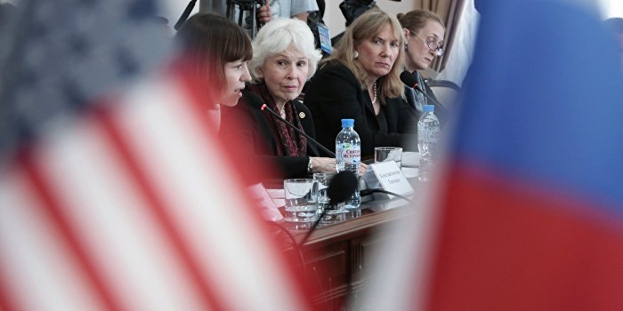 Глава американской делегации в Крыму: В течение года США смягчат антироссийские санкции Глава американской делегации в Крыму: В течение года США смягчат антироссийские санкции