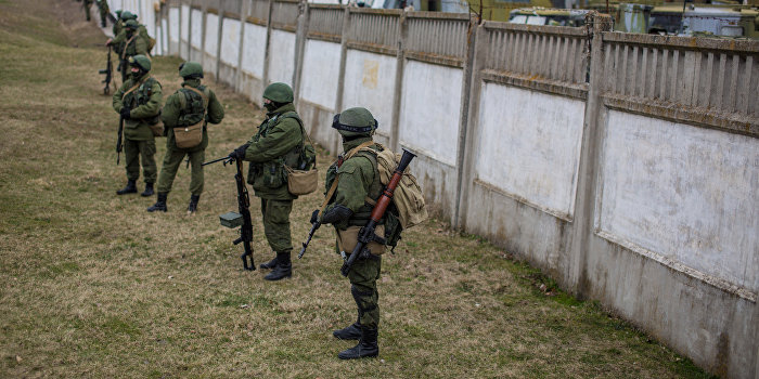 Кузьмук: Российских военных в 2014 году поддерживало подавляющее большинство населения Крыма Кузьмук: Российских военных в 2014 году поддерживало подавляющее большинство населения Крыма