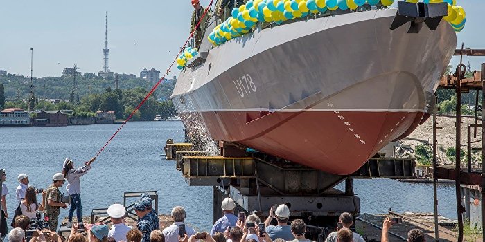 Украина спустила на воду артиллерийский катер Украина спустила на воду артиллерийский катер
