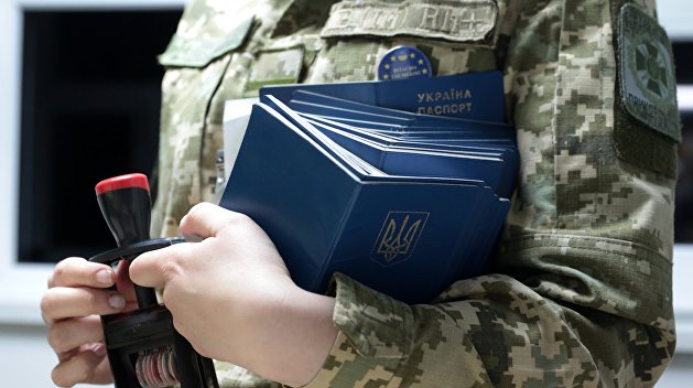 Треть украинцев хотела бы выехать на ПМЖ за рубеж Треть украинцев хотела бы выехать на ПМЖ за рубеж