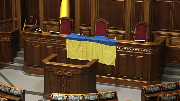 Бегут с корабля: депутат сдал мандат после голосования по неприкосновенности Бегут с корабля: депутат сдал мандат после голосования по неприкосновенности