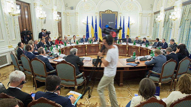 Политолог: На саммите Украина-ЕС все решили свои внутренние проблемы Политолог: На саммите Украина-ЕС все решили свои внутренние проблемы