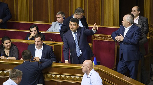 А вас я попрошу на выход: Гройсман указал чиновникам-иностранцам на дверь А вас я попрошу на выход: Гройсман указал чиновникам-иностранцам на дверь