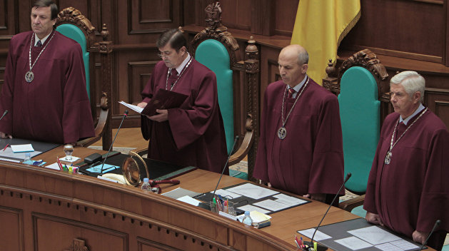 Депутат Рады угрожает судом Порошенко и Парубию Депутат Рады угрожает судом Порошенко и Парубию