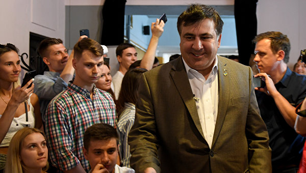 Саакашвили пролетел Польшу Саакашвили пролетел Польшу