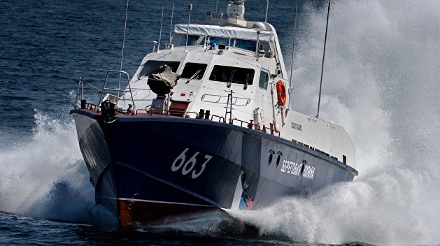 Украинца на надувном матрасе в открытом море спасли российские пограничники Украинца на надувном матрасе в открытом море спасли российские пограничники