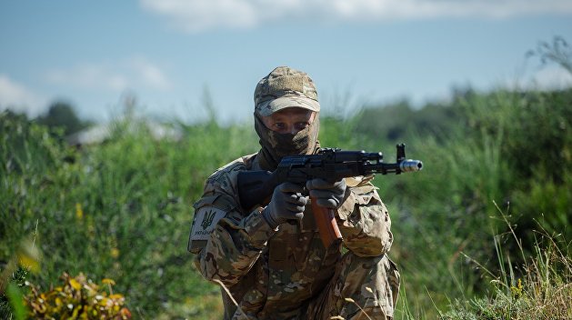 В подконтрольной Украине Луганской области сбежал военный с оружием В подконтрольной Украине Луганской области сбежал военный с оружием