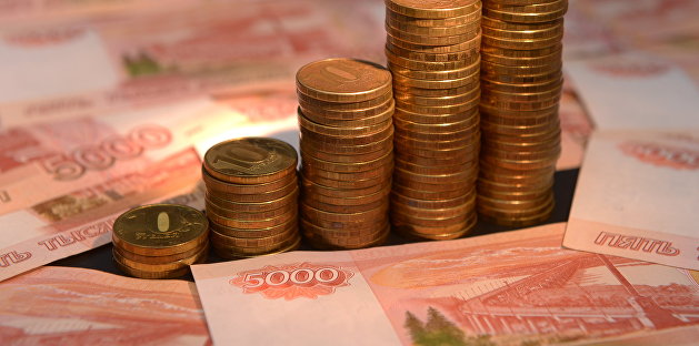 Названа причина резкого роста рубля к доллару