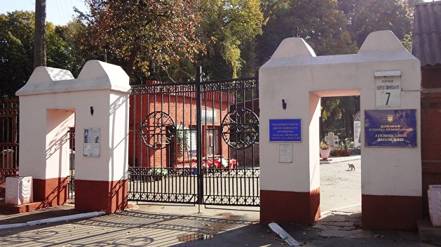 На Лукъяновском кладбище осквернили памятники советским воинам На Лукъяновском кладбище осквернили памятники советским воинам