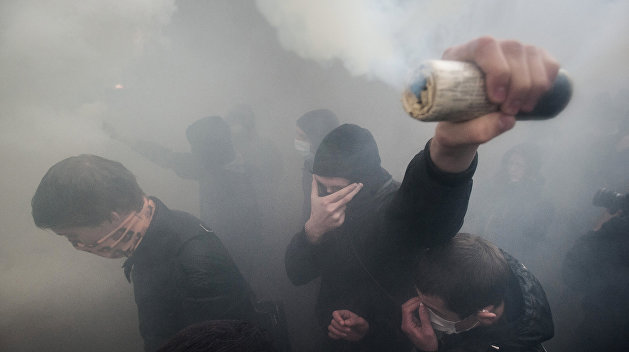 Ликвидация грамотности: националисты сорвали тотальный диктант в Киеве Ликвидация грамотности: националисты сорвали тотальный диктант в Киеве
