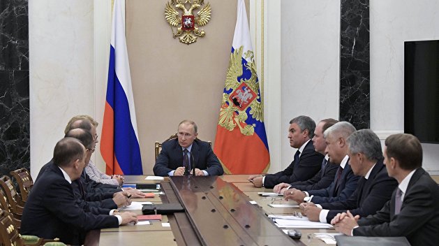 Путин обсудил с Совбезом договоренности лидеров «нормандской четверки» Путин обсудил с Совбезом договоренности лидеров «нормандской четверки»