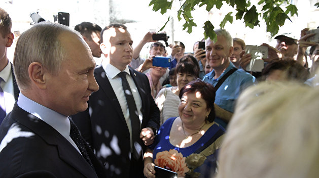 Более 80% россиян доверяют Путину и одобряют его работу Более 80% россиян доверяют Путину и одобряют его работу