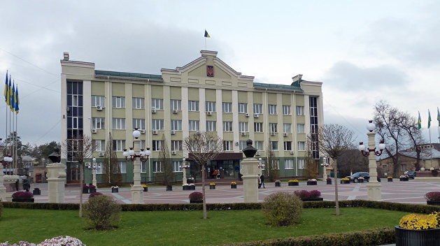 В Ирпени пожертвовали украинским флагом ради Тараса Шевченко В Ирпени пожертвовали украинским флагом ради Тараса Шевченко