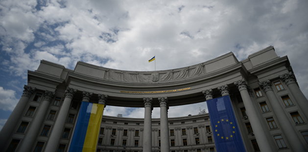 Украина направила России ноту протеста из-за гуманитарной помощи Донбассу