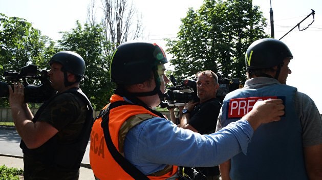 «Неслыханная свобода слова»: испанских журналистов выдворили с Украины «Неслыханная свобода слова»: испанских журналистов выдворили с Украины