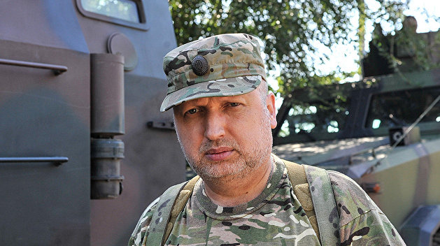 Турчинов попросил Зеленского направить его служить в армию Турчинов попросил Зеленского направить его служить в армию