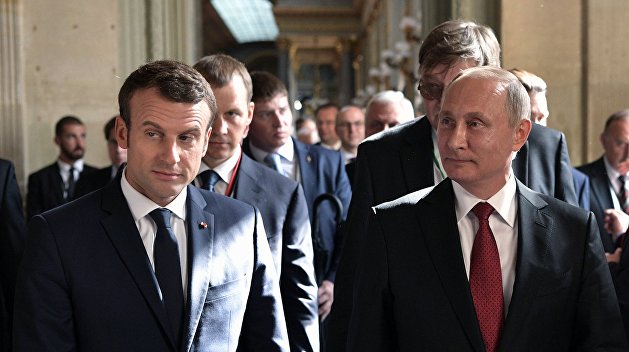 Путин и Макрон договорились о совместных усилиях по деэскалации конфликта в Сирии Путин и Макрон договорились о совместных усилиях по деэскалации конфликта в Сирии
