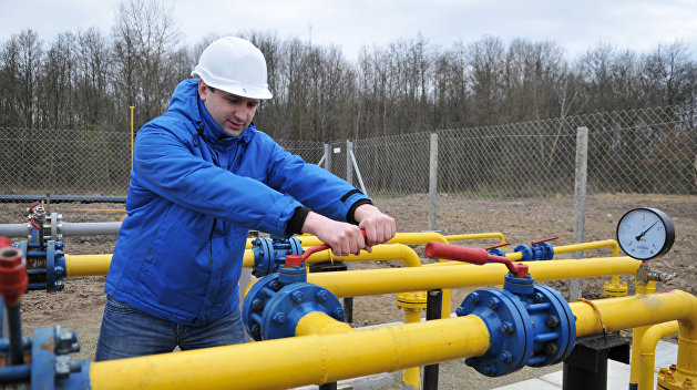 Яценюк переплачивает за газ Словакии, чтобы не покупать у России Яценюк переплачивает за газ Словакии, чтобы не покупать у России