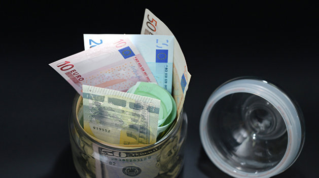 Глава «Ощадбанка» Украины: Граждане, сдавайте валюту!