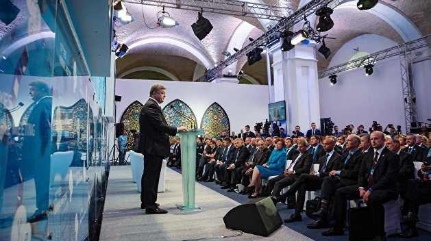 Порошенко сел в лужу на форуме YES Порошенко сел в лужу на форуме YES