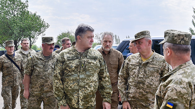 Порошенко заявил о ближайшей ротации в Донбассе Порошенко заявил о ближайшей ротации в Донбассе