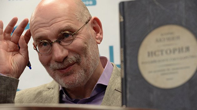 Книгу Акунина запретили на Украине. Писатель назвал это мракобесием Книгу Акунина запретили на Украине. Писатель назвал это мракобесием