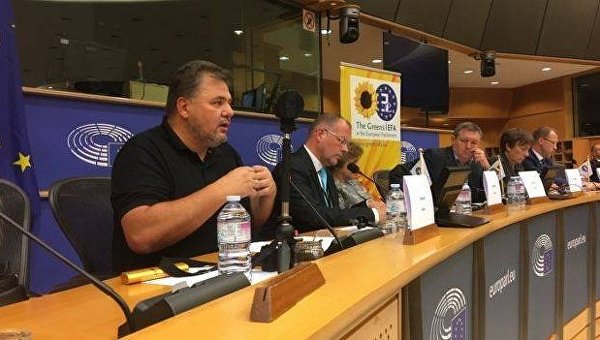 В Европарламенте рассказали о репрессиях на Украине и показали фильм о Бузине В Европарламенте рассказали о репрессиях на Украине и показали фильм о Бузине