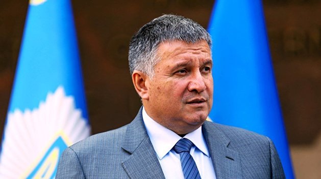 Аваков: Нацгвардия должна быть готова взять под контроль ситуацию в Донбассе Аваков: Нацгвардия должна быть готова взять под контроль ситуацию в Донбассе