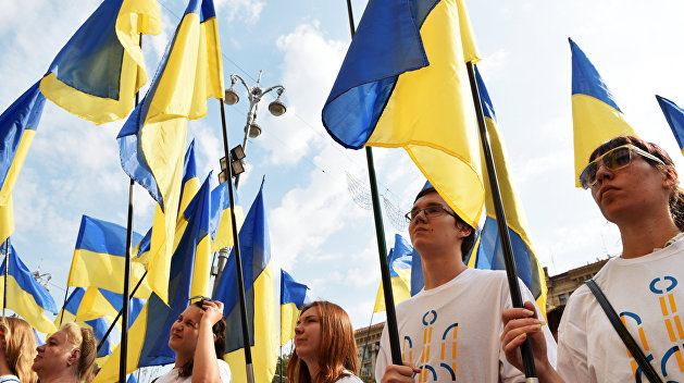 «Везде висят флаги Украины» - финский политолог рассказал про «украинизацию Евросоюза» «Везде висят флаги Украины» - финский политолог рассказал про «украинизацию Евросоюза»