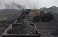 Роттердам плюс что это. 1019320482. Роттердам плюс что это фото. Роттердам плюс что это-1019320482. картинка Роттердам плюс что это. картинка 1019320482. Из всех коррупционных схем, придуманных за годы независимости Украины, печально известная формула Роттердам Плюс является одной из самых «гениальных». Возникла она как побочный продукт войны на Донбассе и за 3 года своего существования принесла своим авторам миллиардную прибыль. Извлечена она из карманов каждой украинской семьи, ведь Роттердам Плюс – это формула для расчета цены угля, необходимого для работы тепловых электростанций. А тепло потребляет каждый и платит за него тоже каждый, а потому – деньги на счета организаторов данной схемы понемногу перечисляет каждый, как бы он того не хотел. Роттердам плюс что это. 1019320482. Роттердам плюс что это фото. Роттердам плюс что это-1019320482. картинка Роттердам плюс что это. картинка 1019320482. Из всех коррупционных схем, придуманных за годы независимости Украины, печально известная формула Роттердам Плюс является одной из самых «гениальных». Возникла она как побочный продукт войны на Донбассе и за 3 года своего существования принесла своим авторам миллиардную прибыль. Извлечена она из карманов каждой украинской семьи, ведь Роттердам Плюс – это формула для расчета цены угля, необходимого для работы тепловых электростанций. А тепло потребляет каждый и платит за него тоже каждый, а потому – деньги на счета организаторов данной схемы понемногу перечисляет каждый, как бы он того не хотел.