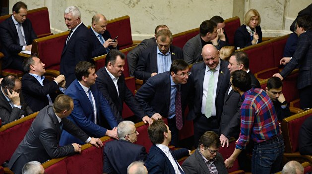 Кухарчук: Депутаты легко лишают друг с друга неприкосновенности Кухарчук: Депутаты легко лишают друг с друга неприкосновенности