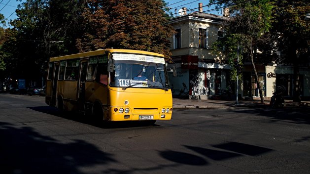 В Одессе перевернулась маршрутка с пассажирами В Одессе перевернулась маршрутка с пассажирами