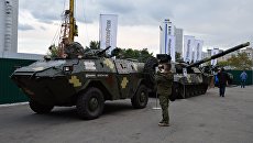 Выставка вооружений в Киеве: польский танк и американский Hummer