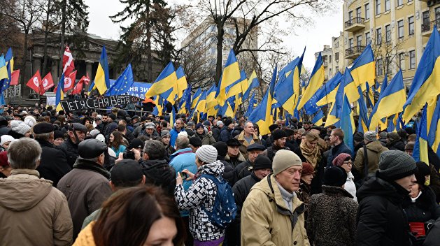 Митинги около Верховной Рады (ОНЛАЙН) Митинги около Верховной Рады (ОНЛАЙН)