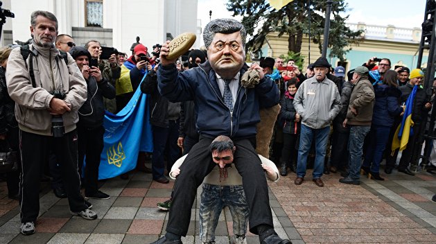 Подоляк: Правящую элиту Украины презирают все слои общества Подоляк: Правящую элиту Украины презирают все слои общества