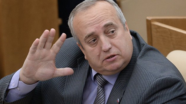 Сенатор назвал профанацией идею Порошенко ввести в СЦКК Германию и Францию Сенатор назвал профанацией идею Порошенко ввести в СЦКК Германию и Францию